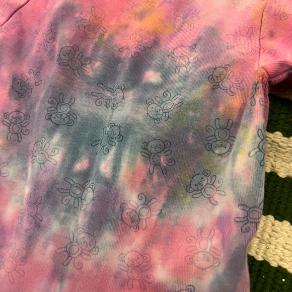 TIE DYE 6-9 MONTH BABY GIRL BODYSUIT SHIRT TOP LONG SLEEVE MONKEY HEART ART - Picture 7 of 9